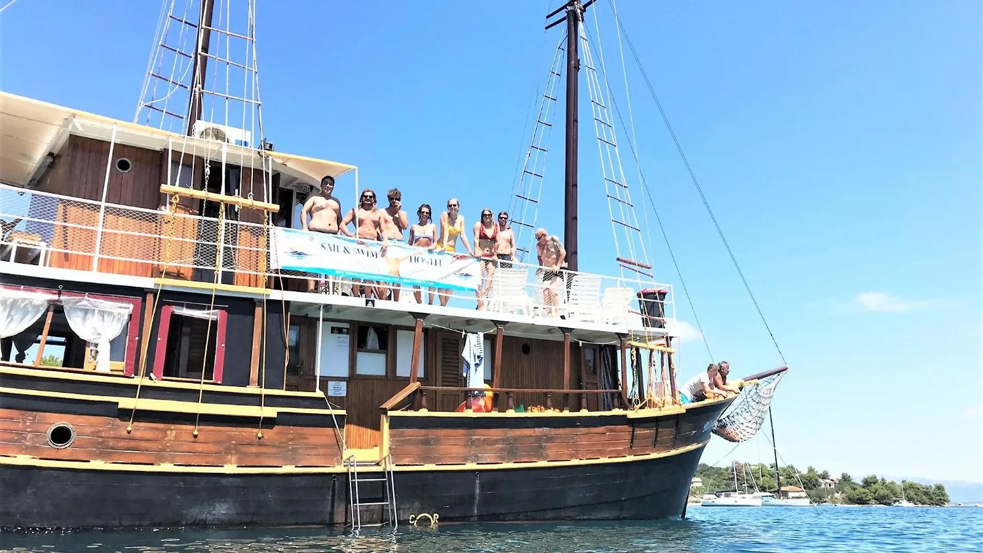Rhythm Floating Accom - Split Hotel Botel