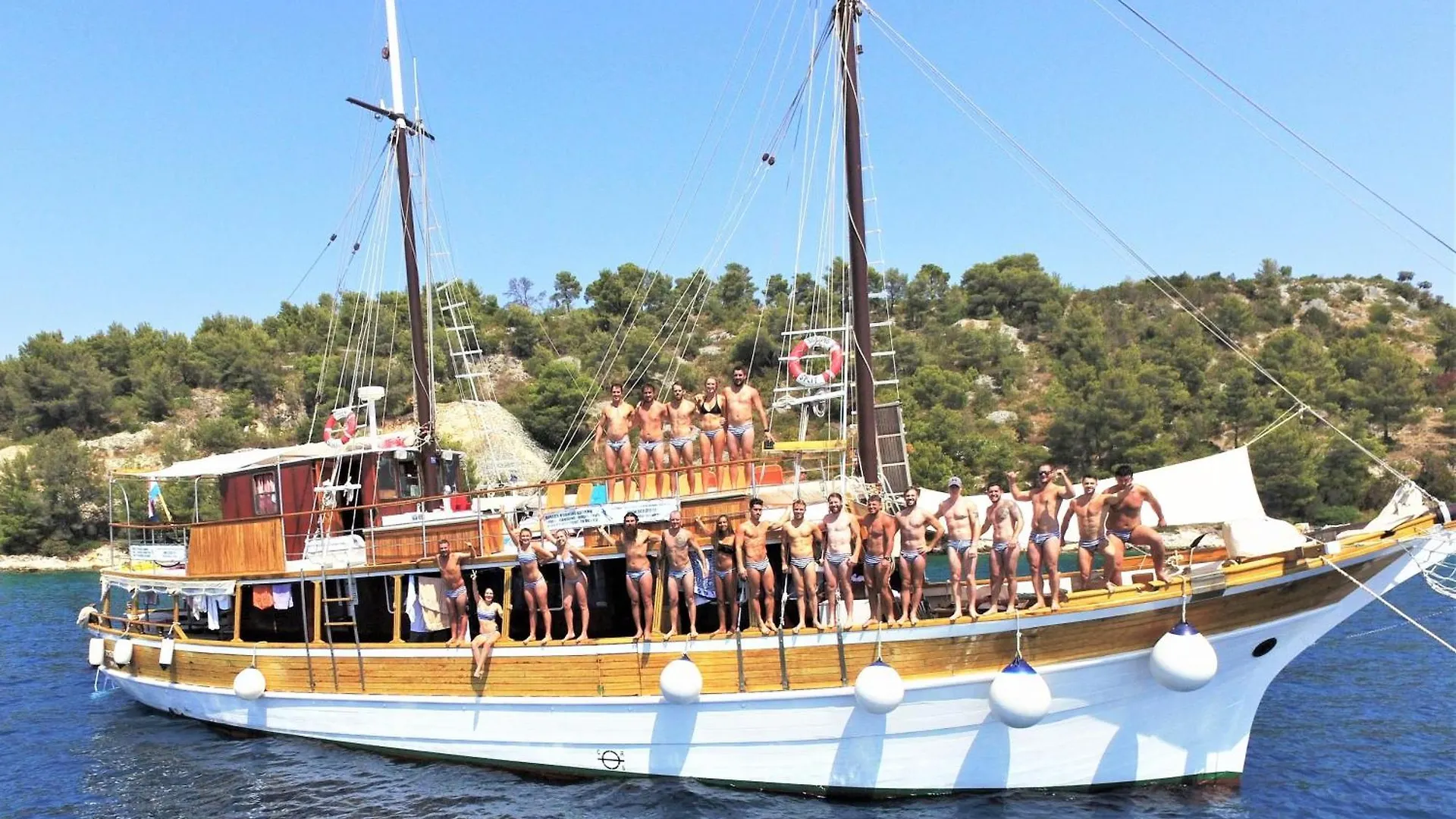 Rhythm Floating Accom - Split contacts