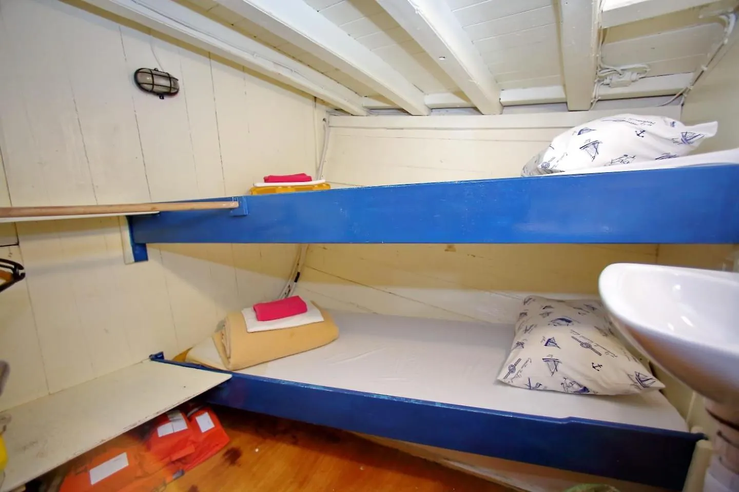 Rhythm Floating Accom - Split Hotel 0*,  Croatia